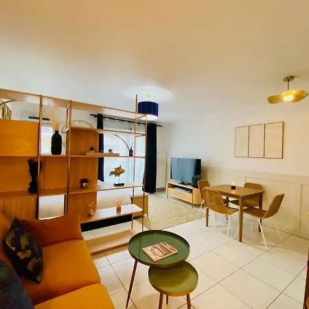 Apartment 'l'elegant' Centre, Parking Prive, Clim, Terrasse
