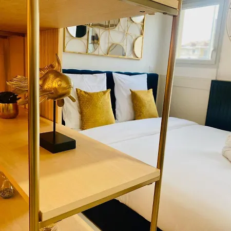 Appartement 'l'elegant' Centre, Parking Prive, Clim, Terrasse Sète